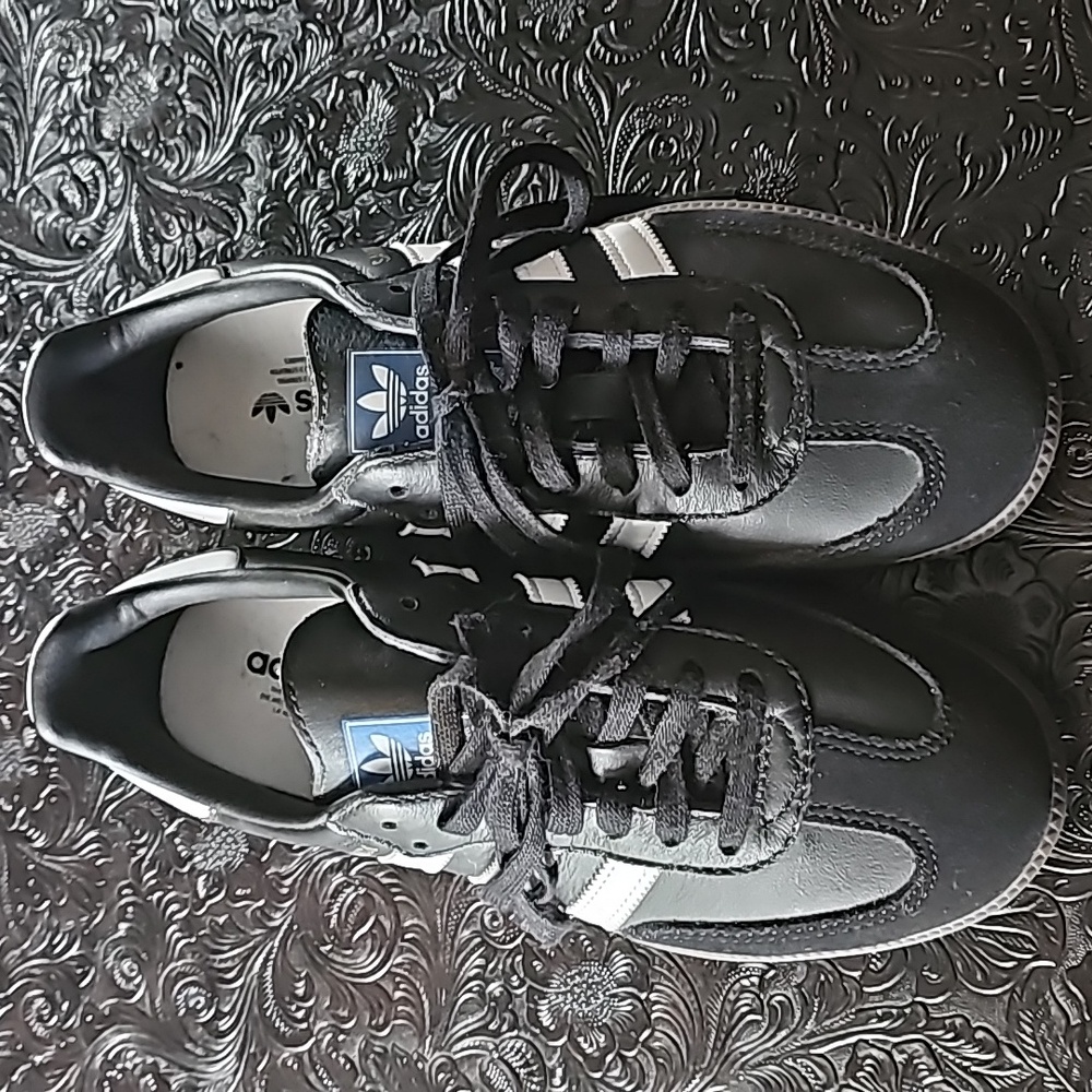 Kids adidas sneakers